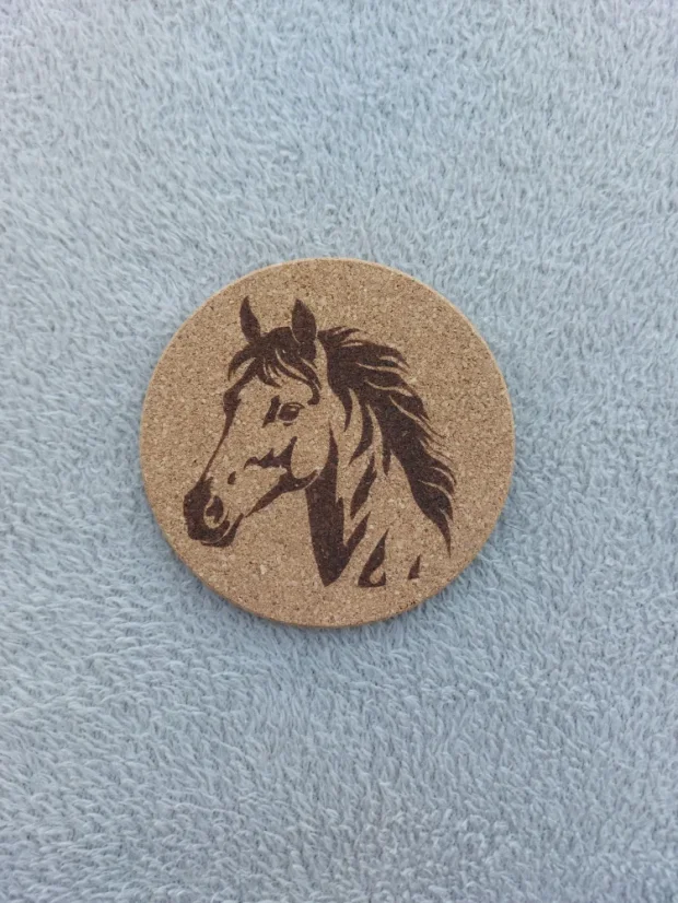 Korkový podtácek s motivem