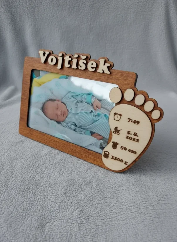 Dřevěný rámeček na fotku miminka | S porodními údaji a jménem