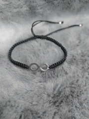 Pletený náramek s nekonečnem z chirurgické oceli