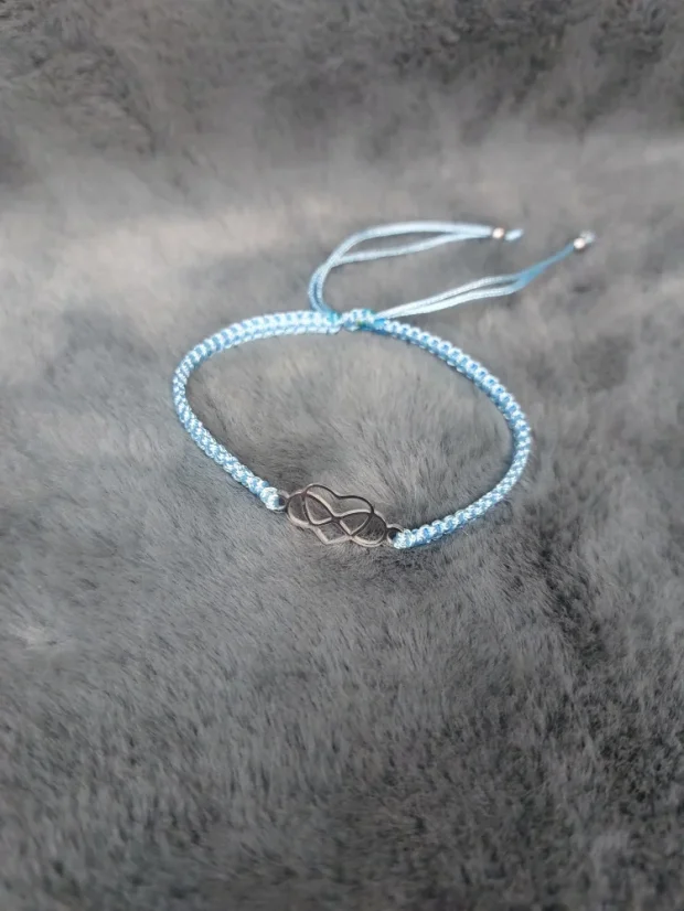 Pletený náramek nekonečno propletené se srdcem z chirurgické oceli