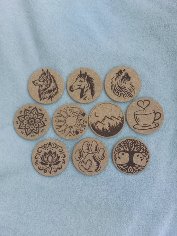 Korkový podtácek s motivem