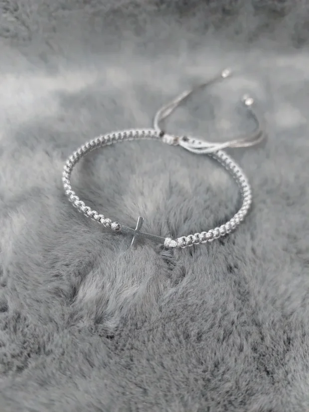 Pletený náramek s křížkem z chirurgické oceli