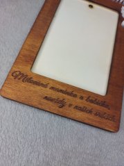 Památeční rámeček „Vzpomínáme“ s andělem – na fotku 10×15 cm