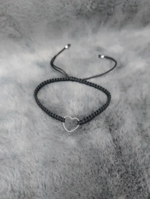 Pletený náramek se srdcem z chirurgické oceli
