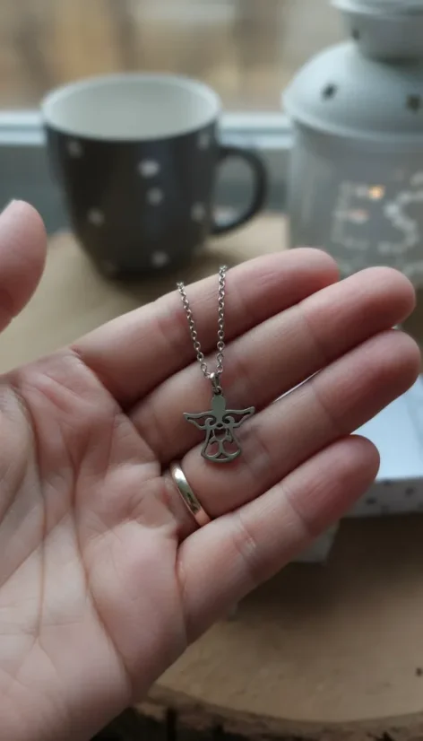 Jemný řetízek z chirurgické oceli s andílkem - Varianta andílka: Orientální