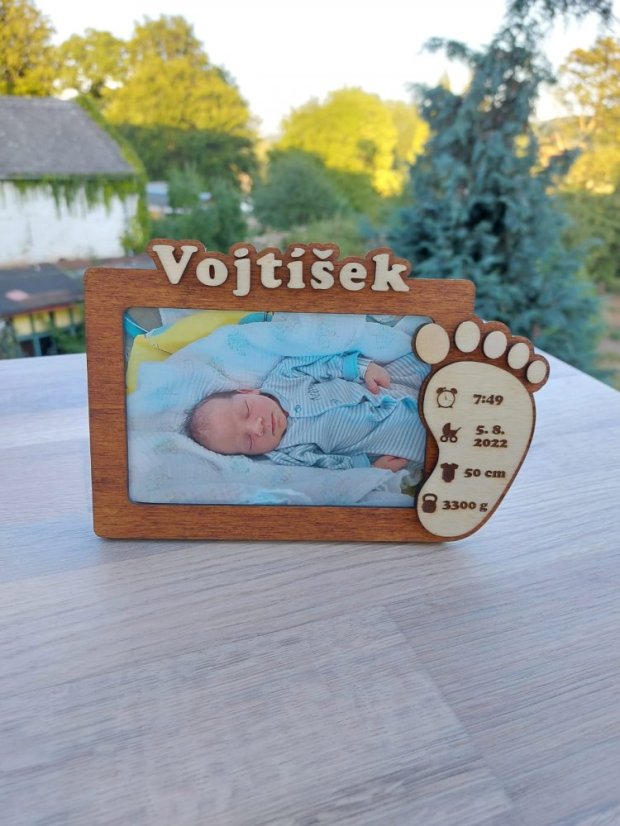 Dřevěný rámeček na fotku miminka s údaji o narození - Lazura: Tmavý palisandr