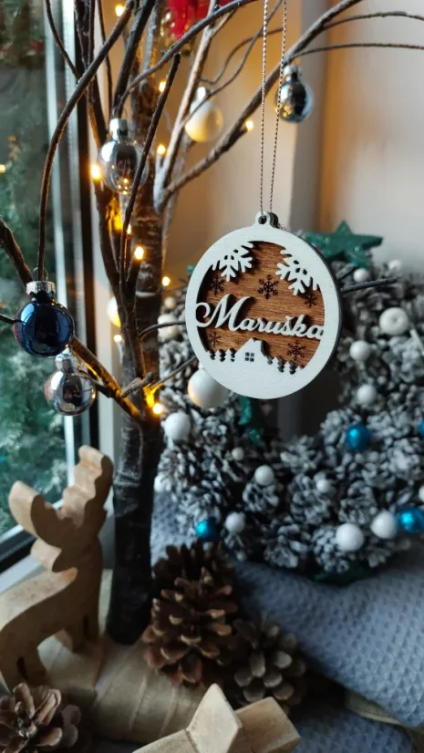 Dřevěná vánoční ozdoba se jménem | Radost z tradice