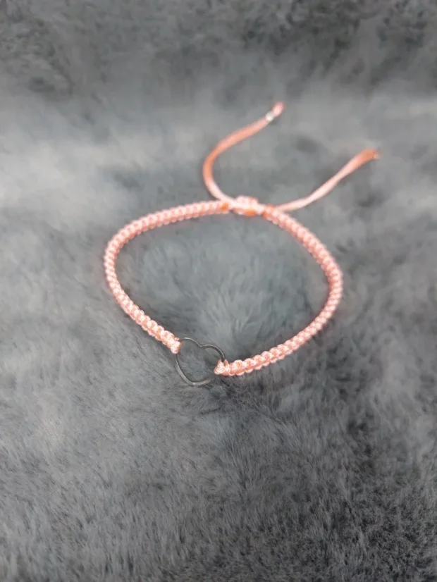 Pletený náramek se srdcem z chirurgické oceli