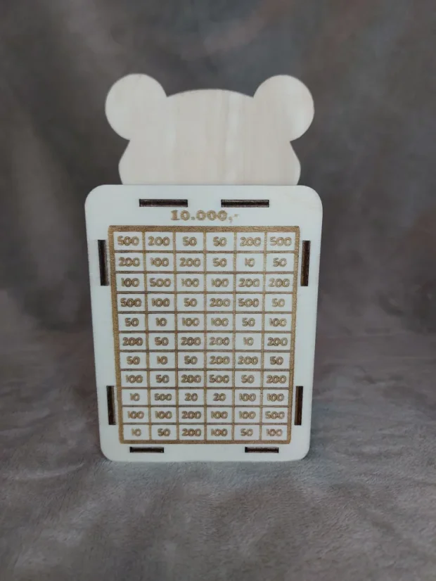 Dětská dřevěná pokladnička se jménem ve tvaru medvídka