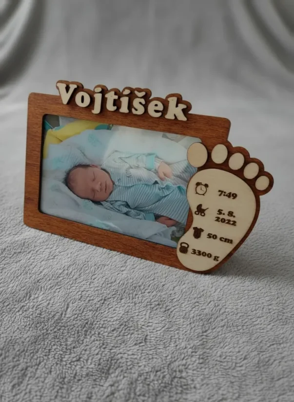 Dřevěný rámeček na fotku miminka | S porodními údaji a jménem